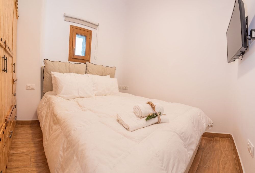 undefined Purple Suite 2