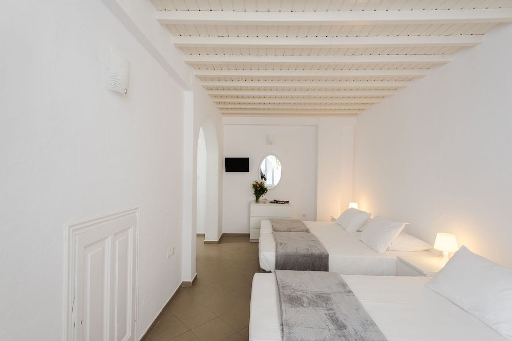 undefined Lirous Studios