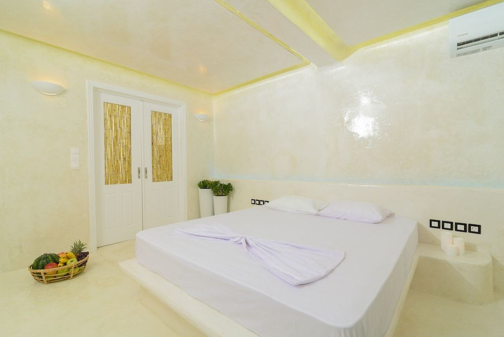 undefined Mykonos 52m² Luxury Apartment Sea side Ornos 5