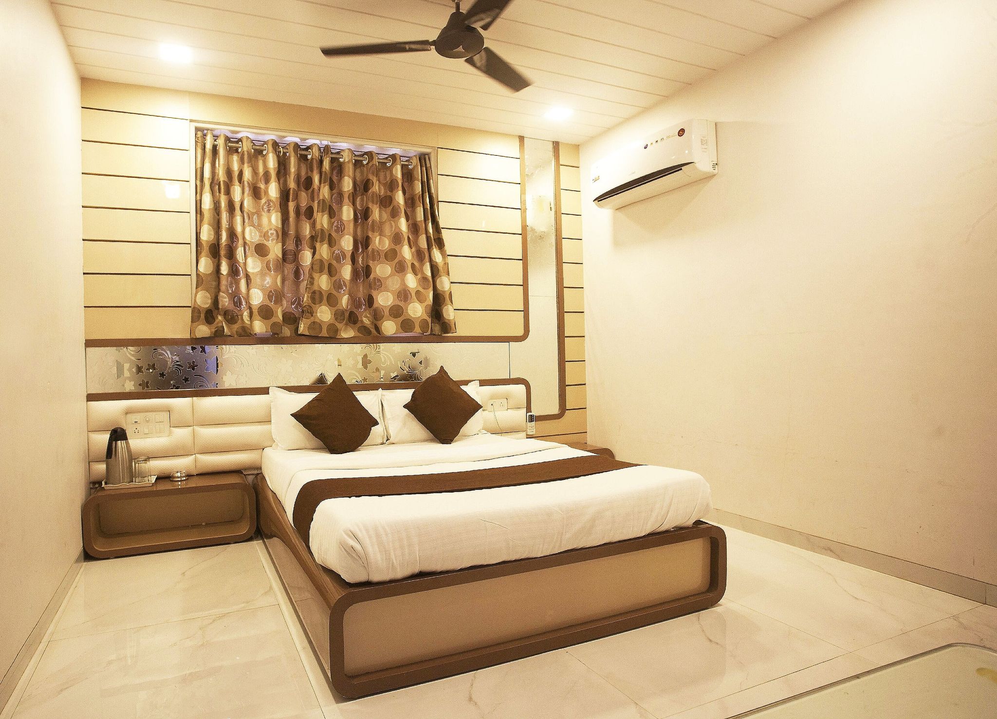 Hotel Satellite Super Deluxe Ac 2