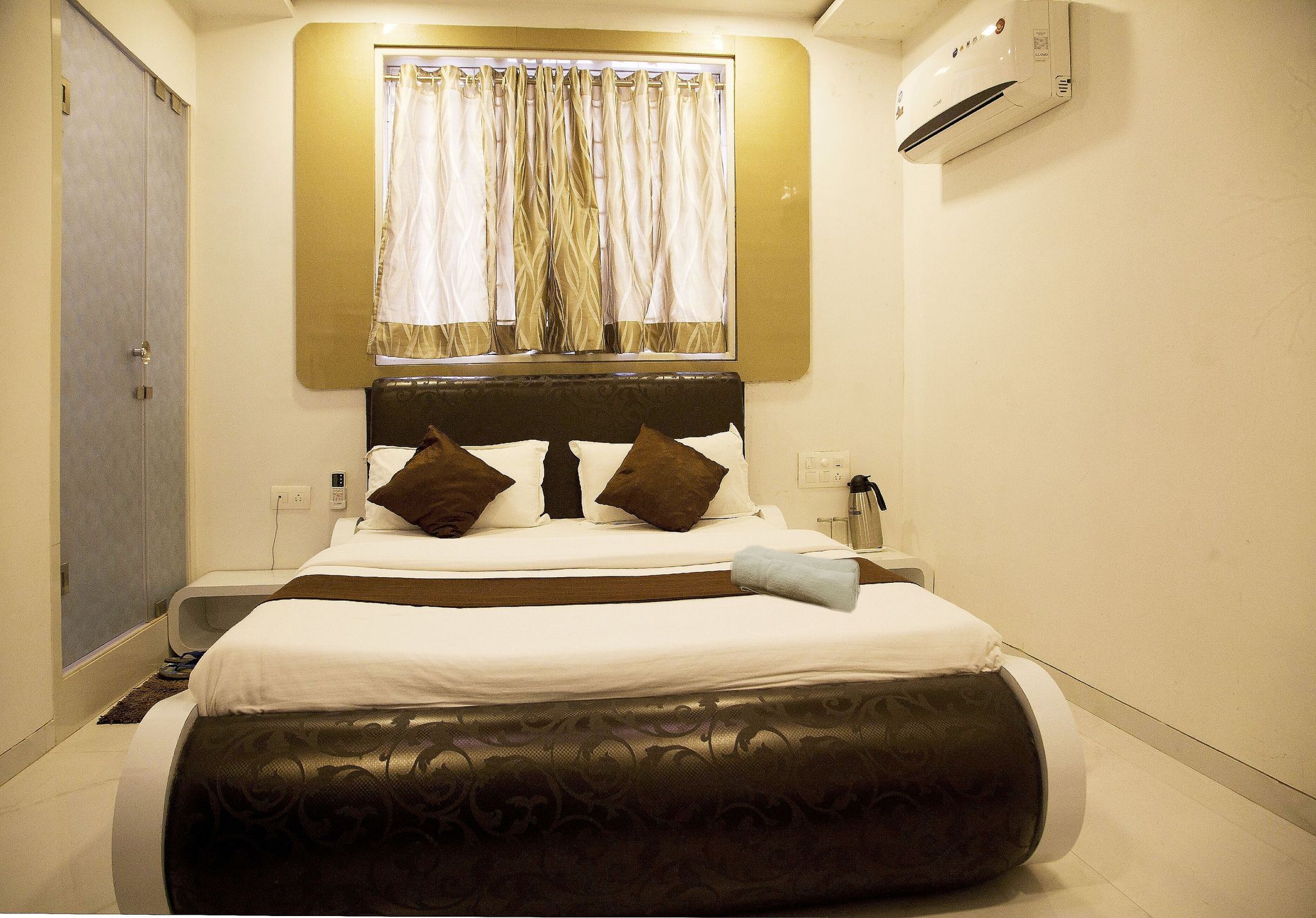 Hotel Satellite Super Deluxe Ac 3