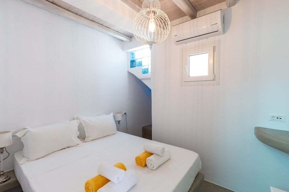 undefined Villa Basil 8