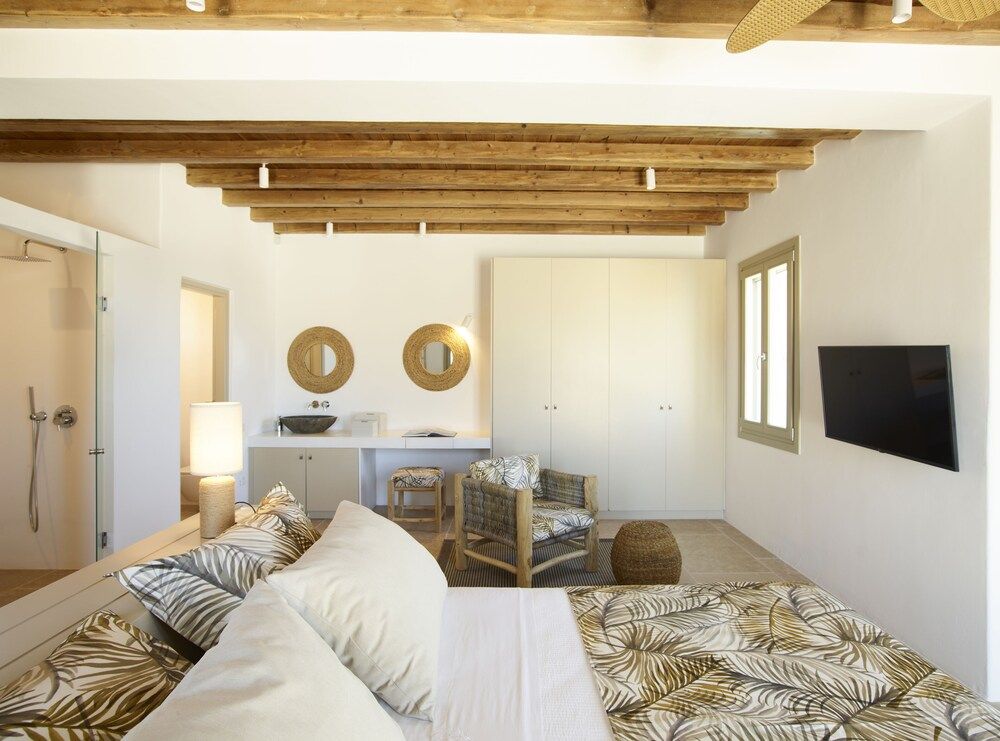 Absolute Paradise Villa Tourlos Luxury Villa, Multiple Bedrooms, Private Pool, Sea View 3