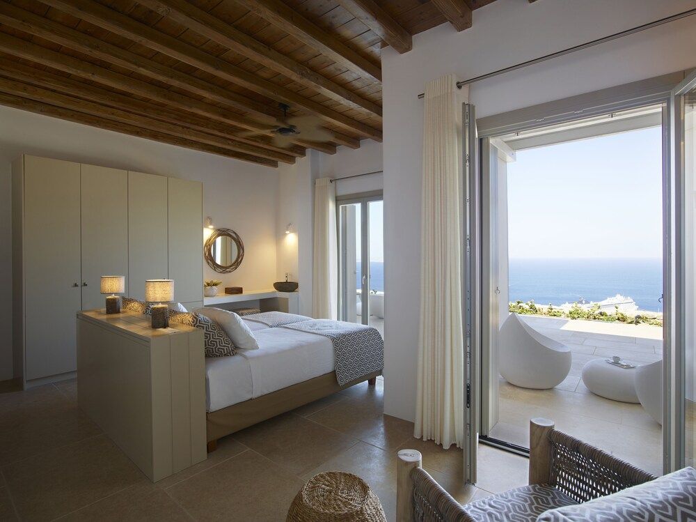 Absolute Paradise Villa Tourlos Luxury Villa, Multiple Bedrooms, Private Pool, Sea View 16