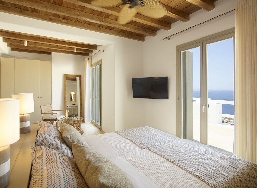 Absolute Paradise Villa Tourlos Luxury Villa, Multiple Bedrooms, Private Pool, Sea View 7