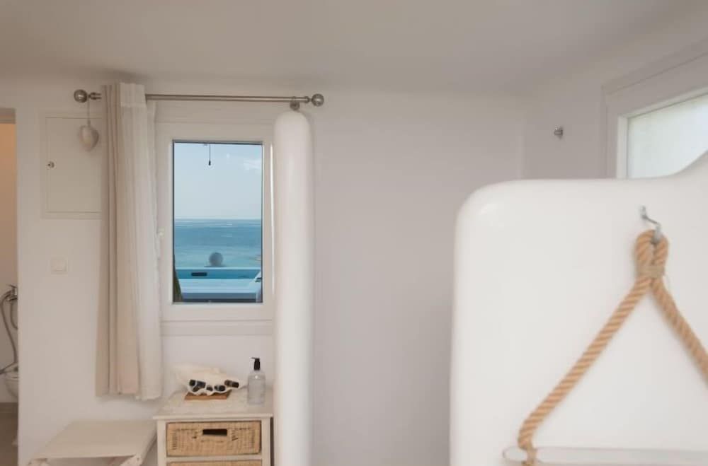 Evilia Mykonian Villa with Jaccuzi Luxury Villa 5