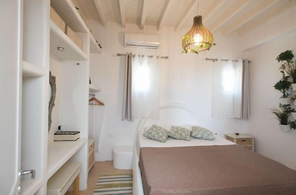 Evilia Mykonian Villa with Jaccuzi Luxury Villa 7