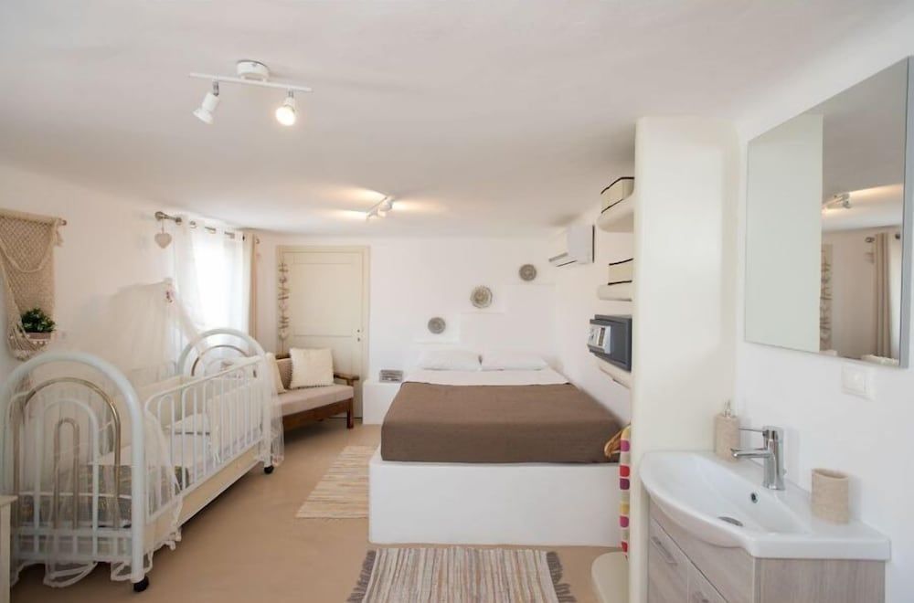 Evilia Mykonian Villa with Jaccuzi Luxury Villa 13