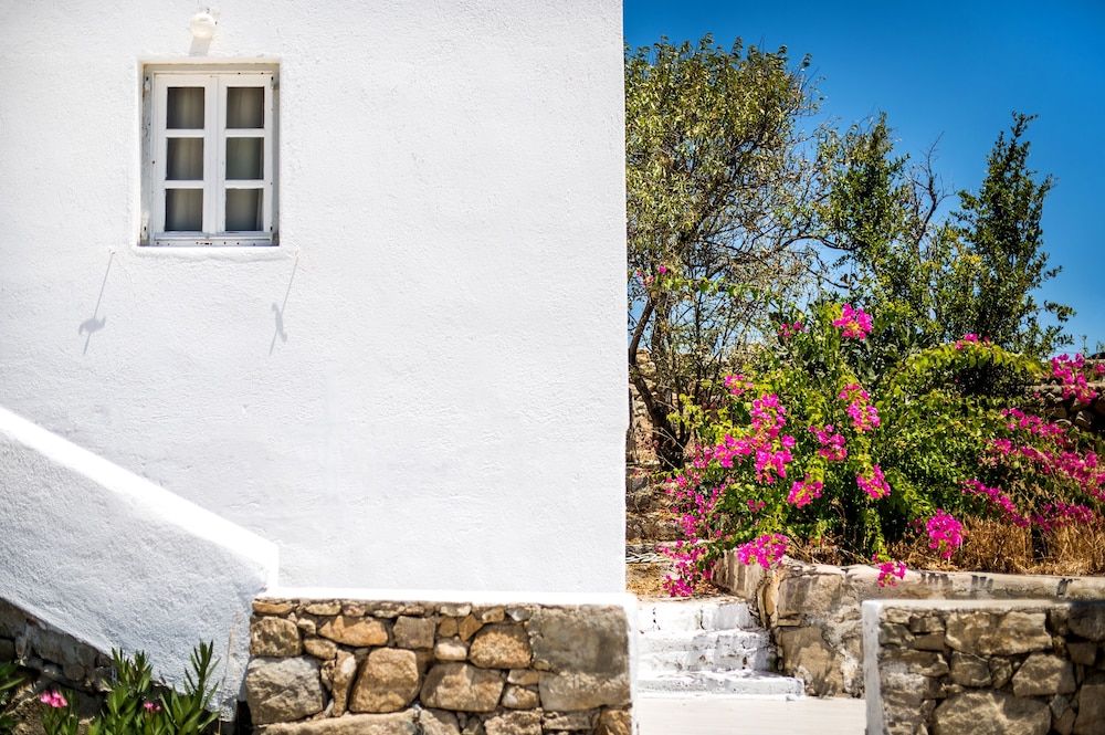 undefined aníko suites Psarou 2