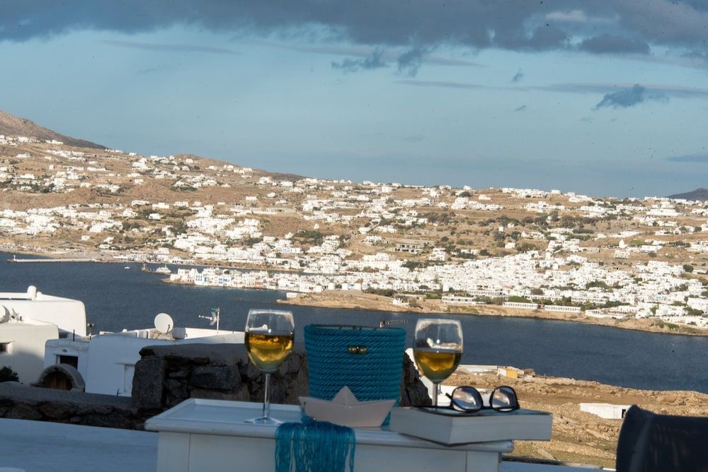 undefined Elegant villa with ocean views & 2 pools 10