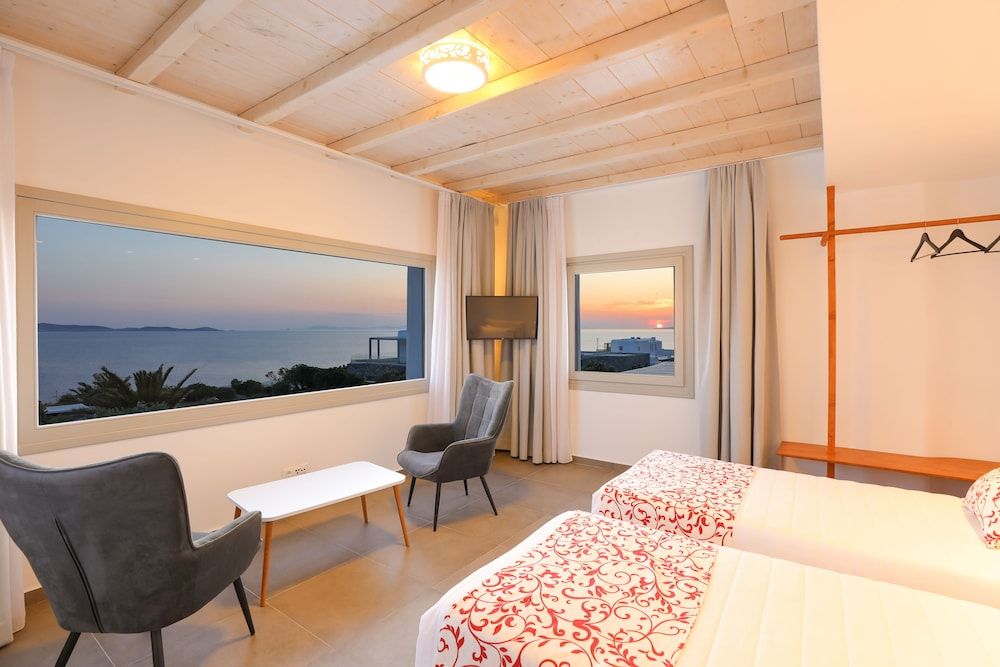 URANOS Deluxe two Bedroom Suite with Sea View, Terrace and Private Pool