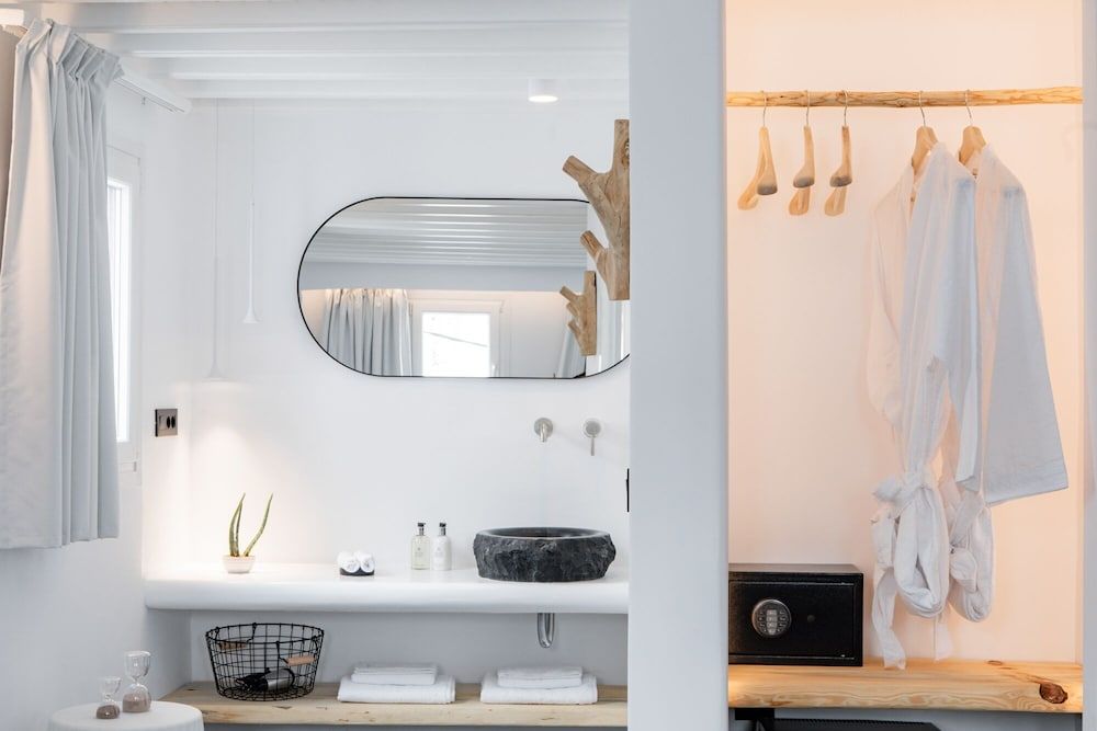 She Mykonos- Luxury Apartments Deluxe Double Room 9