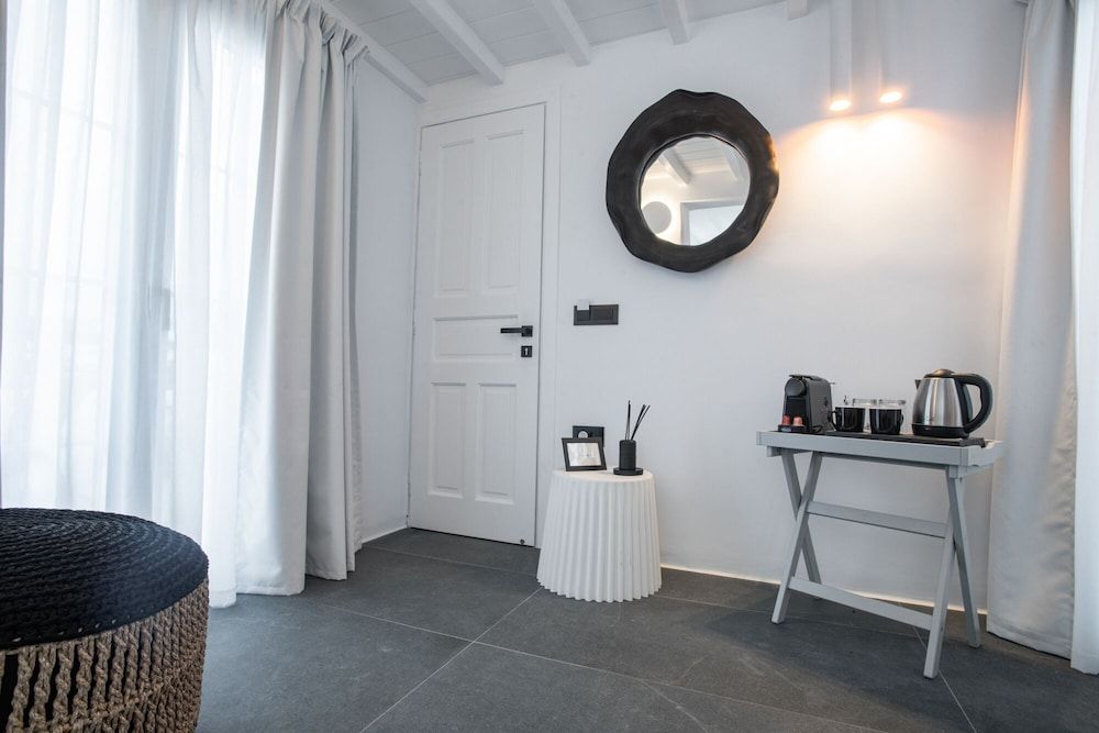 She Mykonos- Luxury Apartments Deluxe Double Room with Veranda 12