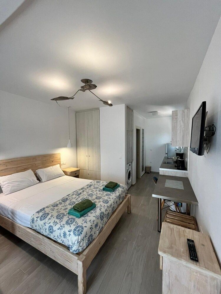 SUN Studio 2 - Close TO 180 Sunset BAR Apartment 5