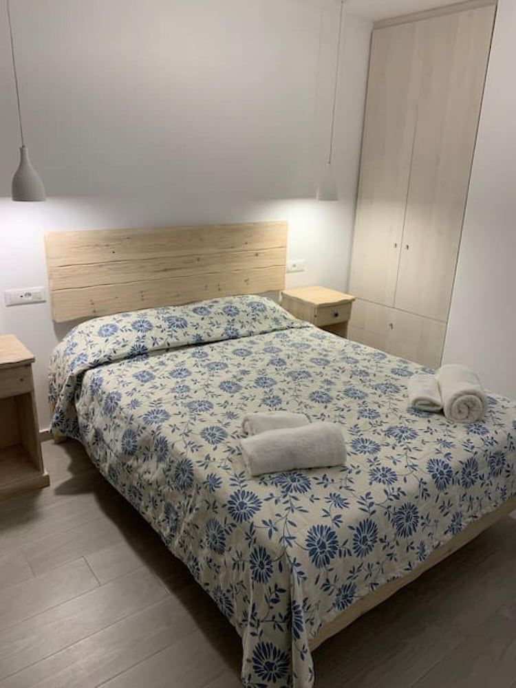 undefined SUN Studio 2 - Close TO 180 Sunset BAR 9