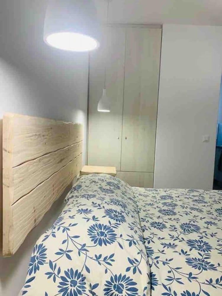 undefined SUN Studio 2 - Close TO 180 Sunset BAR 10