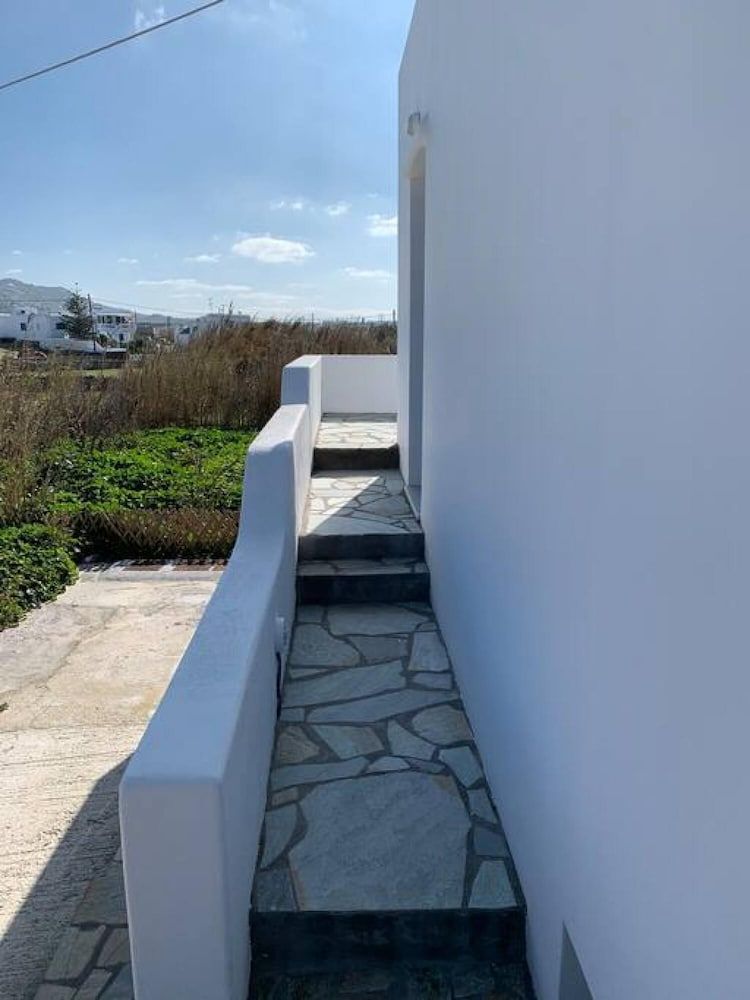 undefined SUN Studio 4 - Close TO 180 Sunset BAR 6