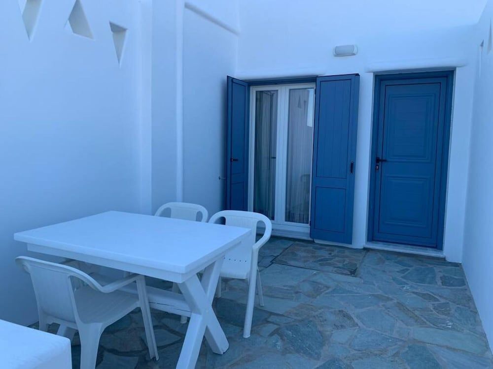 undefined SUN Studio 6 - Close TO 180 Sunset BAR 9