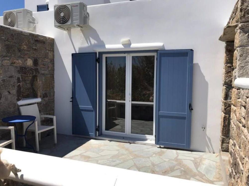 undefined SUN Studio 3 - Close TO 180 Sunset BAR 8