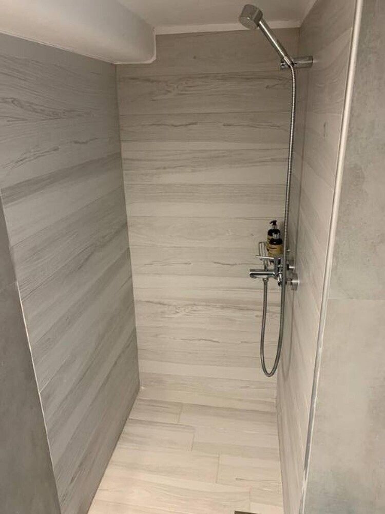 undefined SUN Studio 3 - Close TO 180 Sunset BAR 9