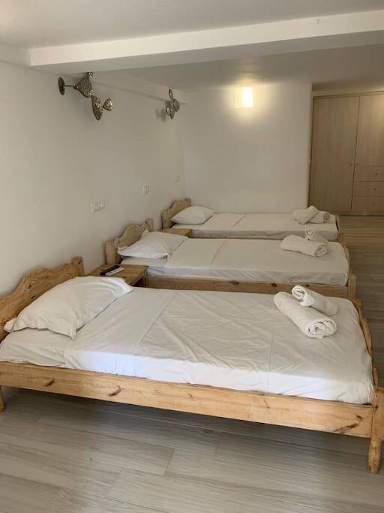 undefined SUN Studio 3 - Close TO 180 Sunset BAR 7