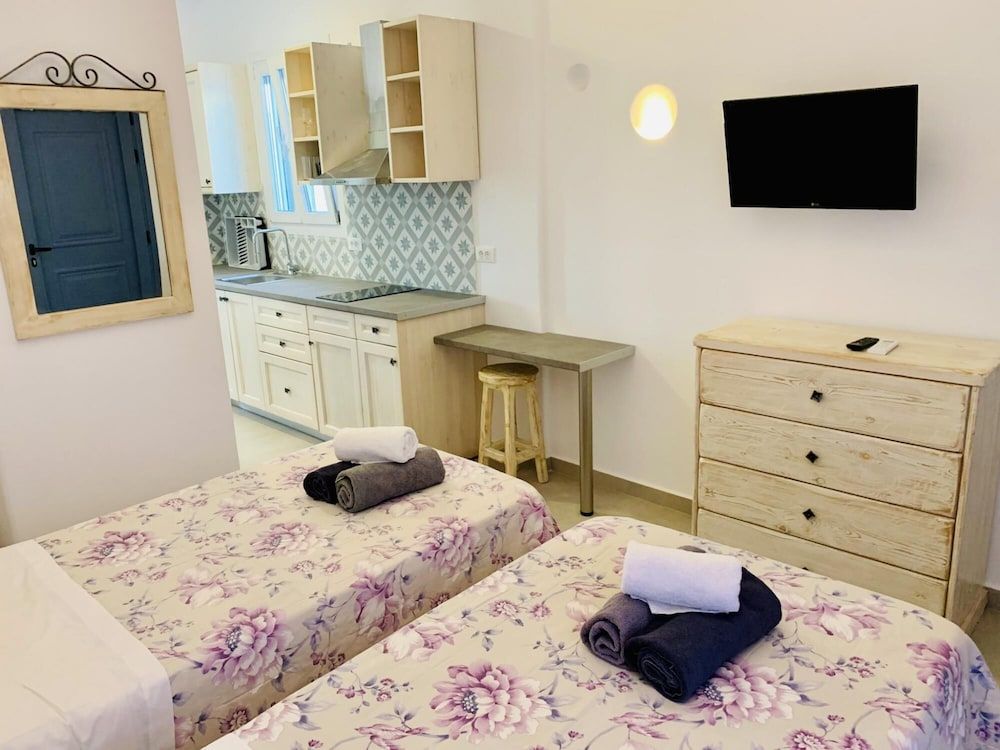 undefined SUN Studio 5 - Close TO 180 Sunset BAR 10