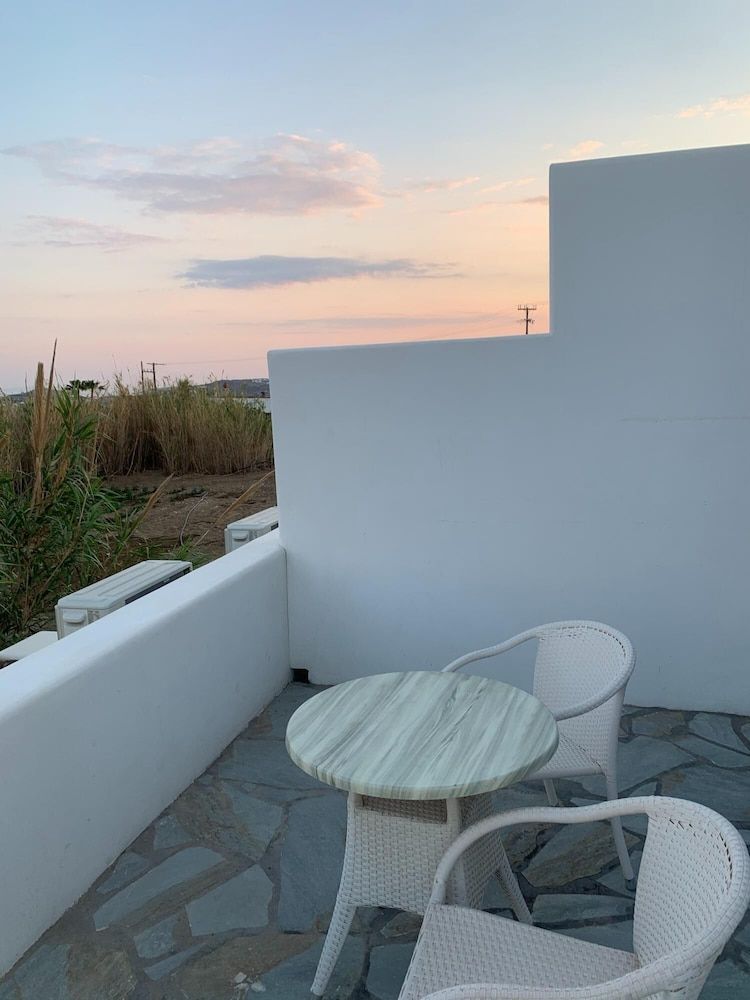 undefined SUN Studio 5 - Close TO 180 Sunset BAR 6