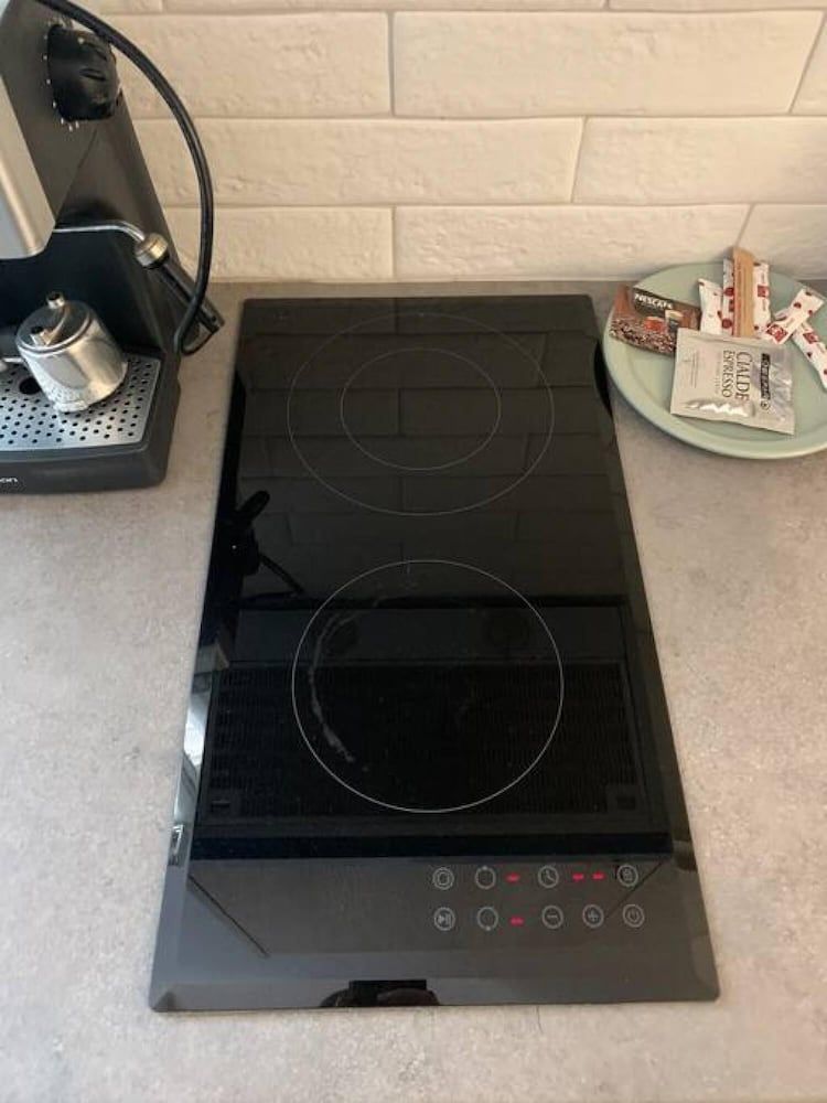 undefined SUN Studio 1 - Close TO 180 Sunset BAR 8