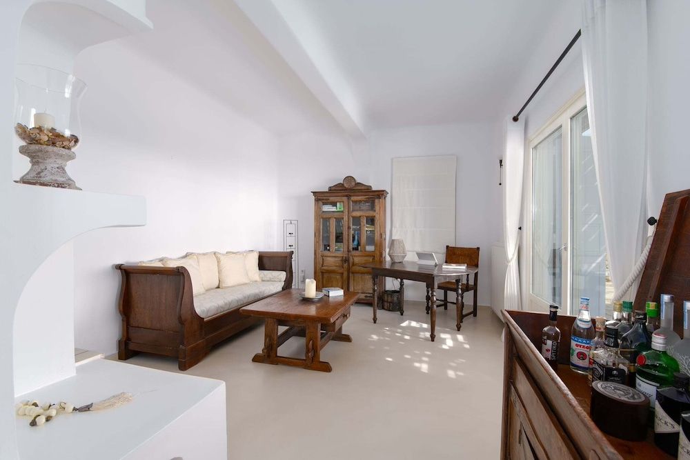 undefined Stunning Villa Calliope in Mykonos 8