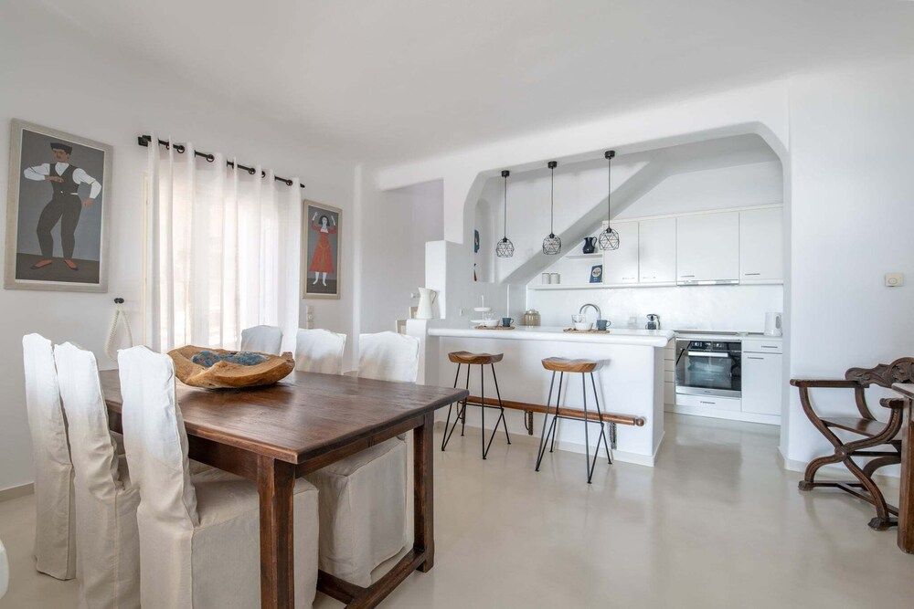 undefined Stunning Villa Calliope in Mykonos 4