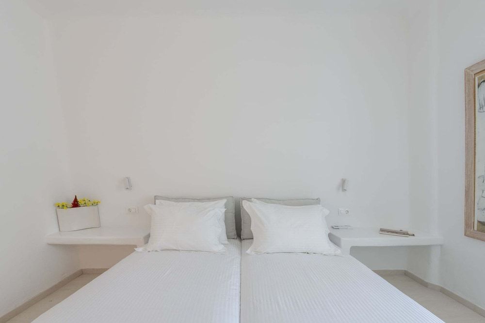 undefined Stunning Villa Calliope in Mykonos 3