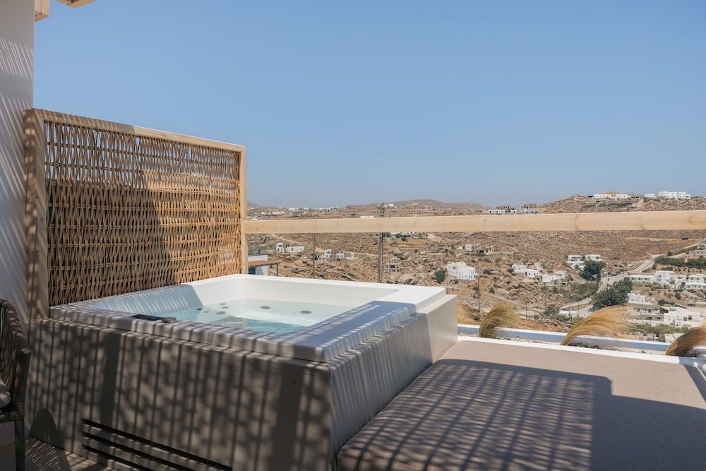 Nimbus Lumen Delight Room, Hot Tub, Sea View 10