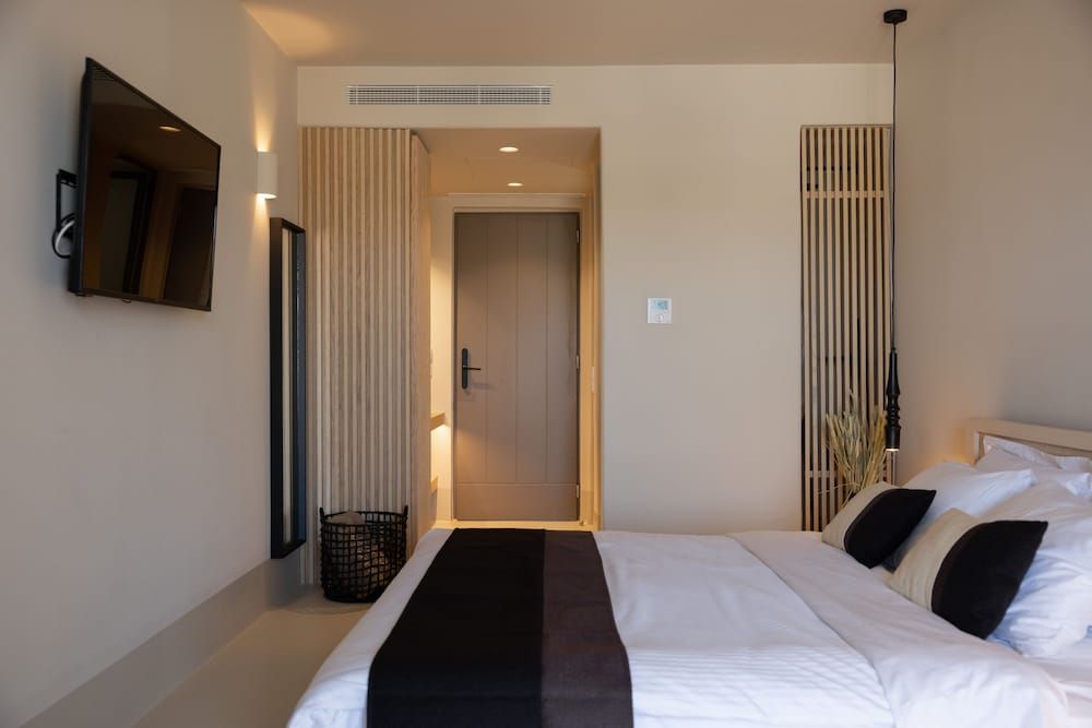 Nimbus Lumen Delight Room, Hot Tub, Sea View 7