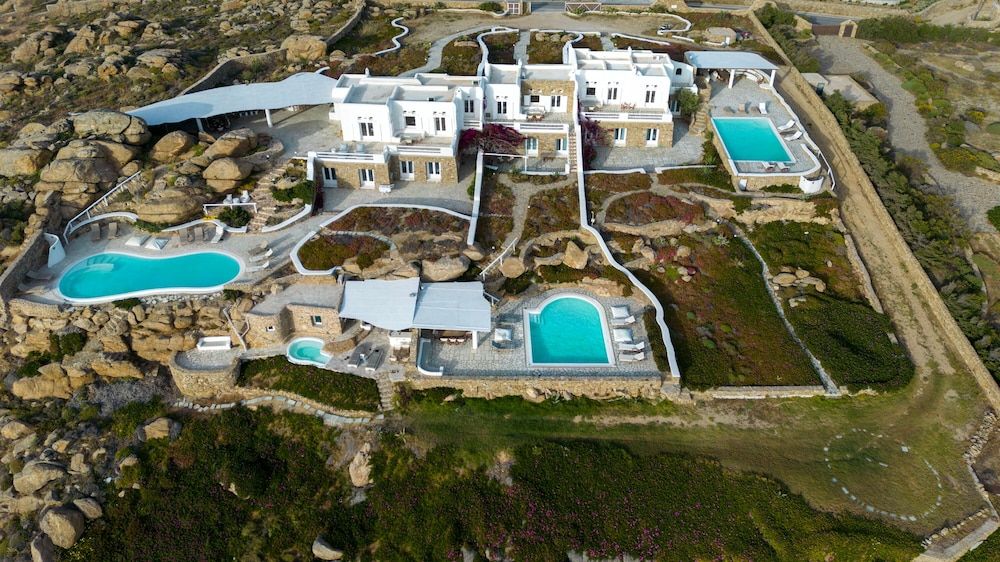 undefined Villa Super Two 3