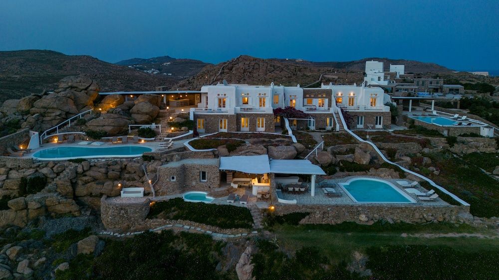 undefined Villa Super Two 5