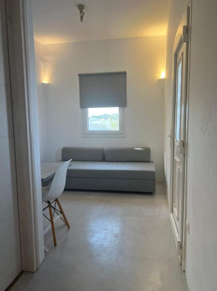 undefined Charming Apartment in Ano Mera 8