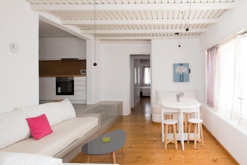 Luxury Sea View Apartment w shared pool Apartment 22