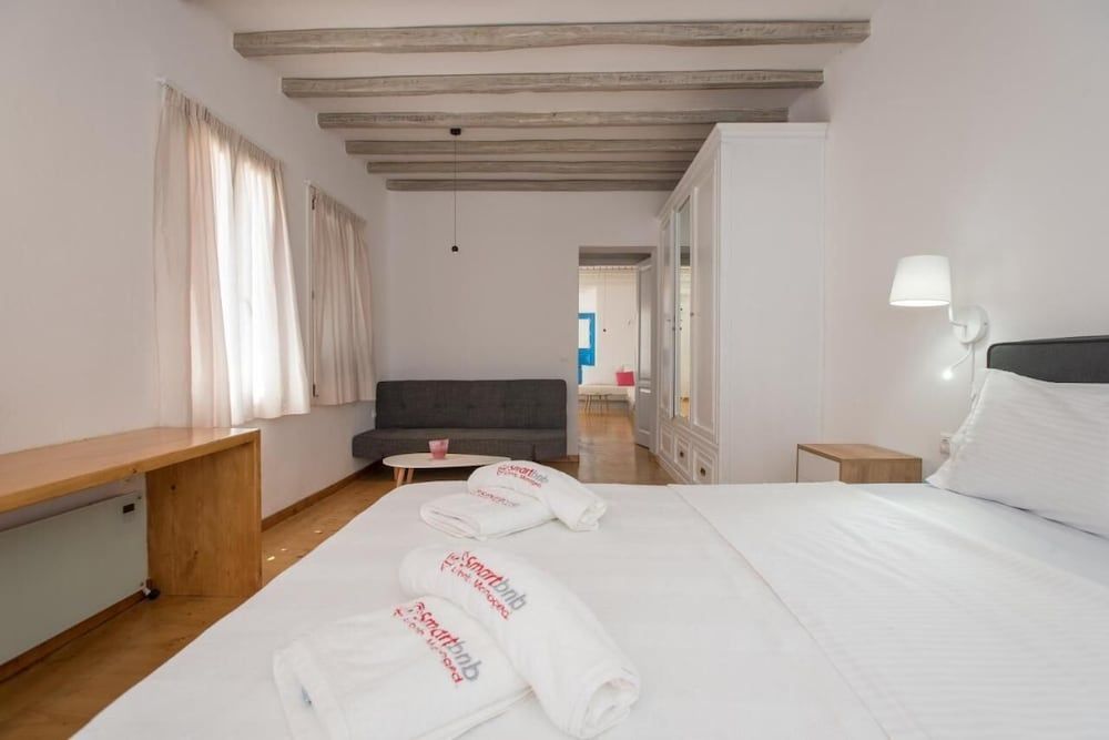 undefined Luxury Sea View Apartment w shared pool 8