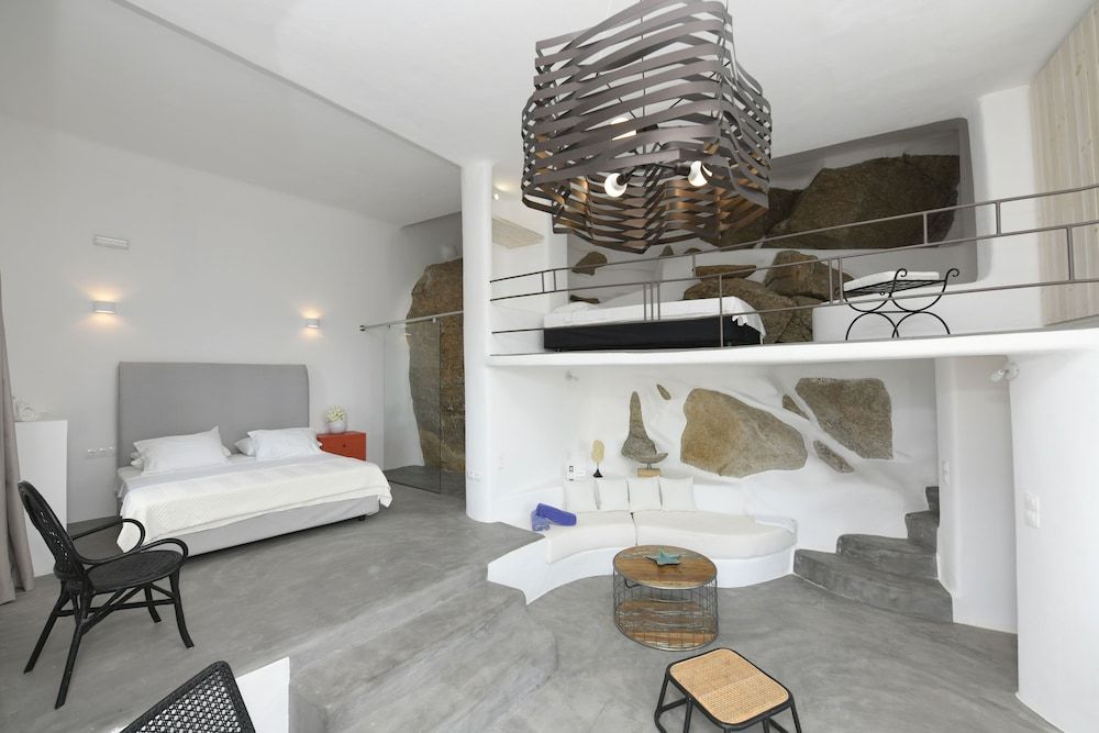 Mykonos Teatro Suites and Villa Junior Suite 4