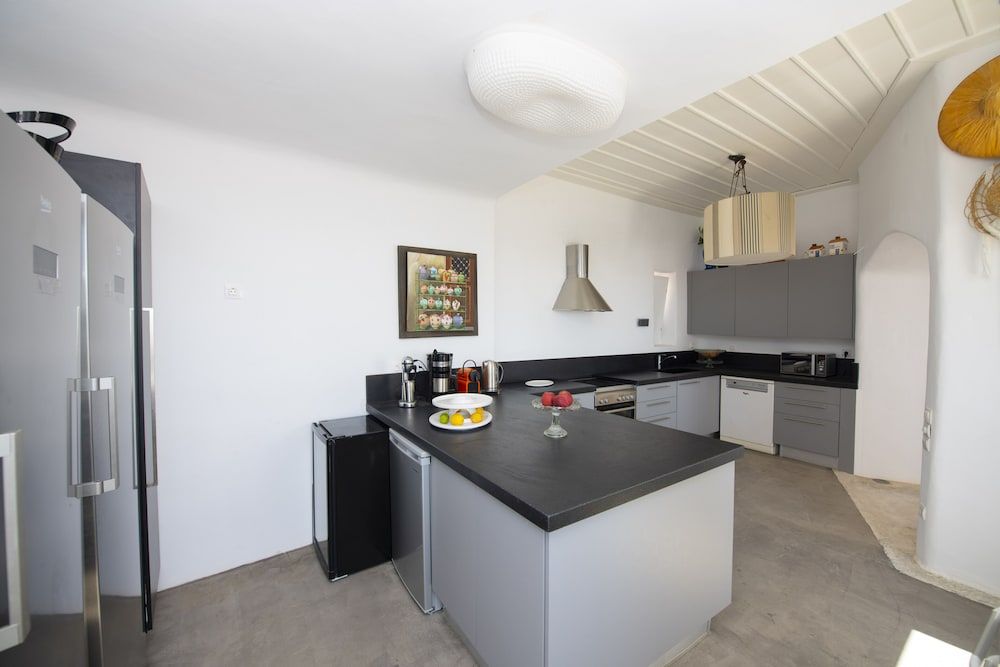 Mykonos Teatro Suites and Villa Villa 12