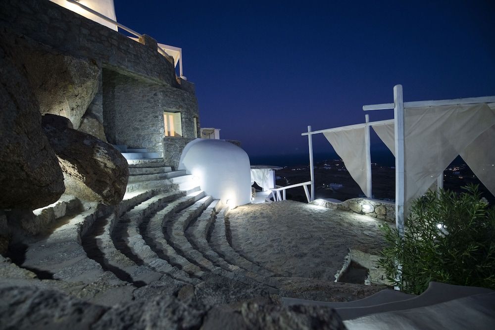 undefined Mykonos Teatro Suites and Villa 8