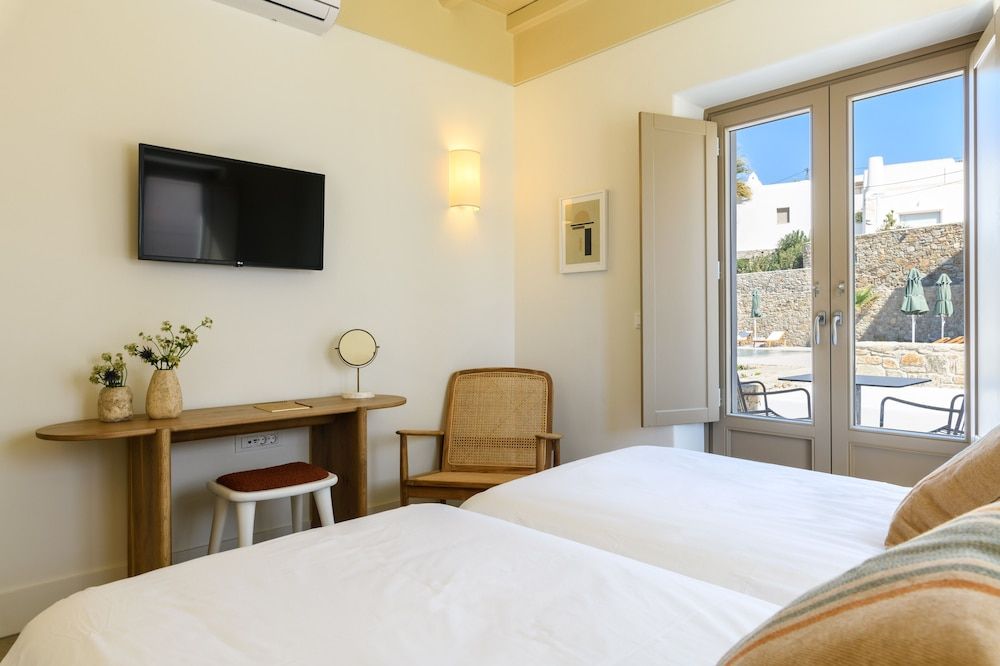 undefined Camarades Mykonos 3