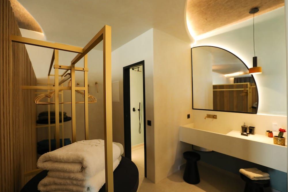 Brilliance of Mykonos Executive Ruby Suite with Private pool 5