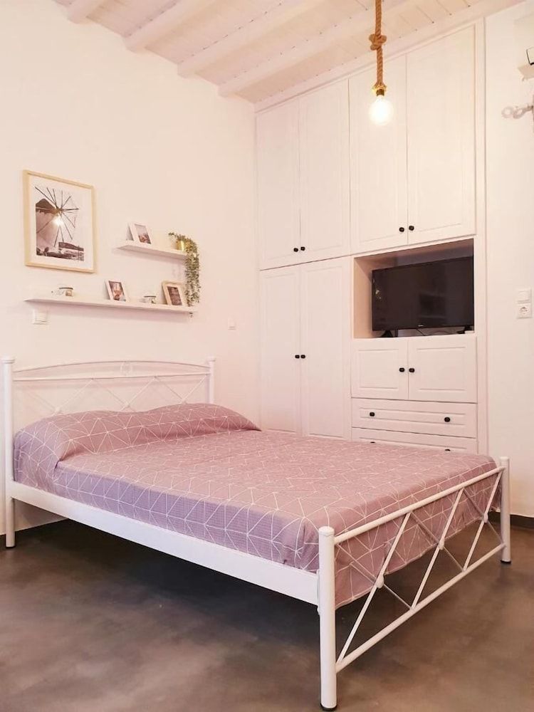undefined Cute studio in downtown Mykonos 4