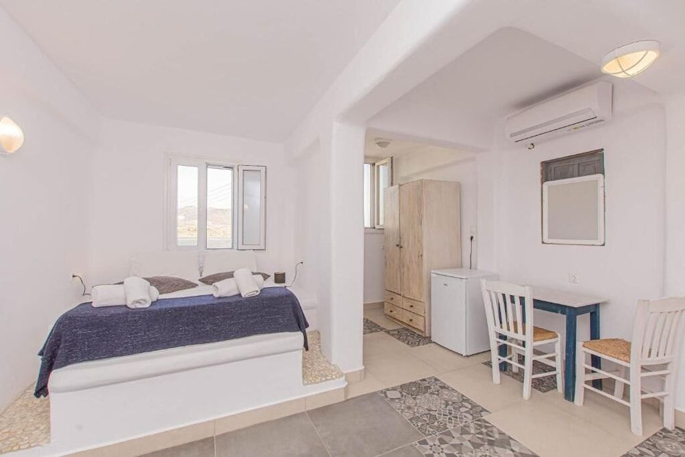 undefined Bebis House 5