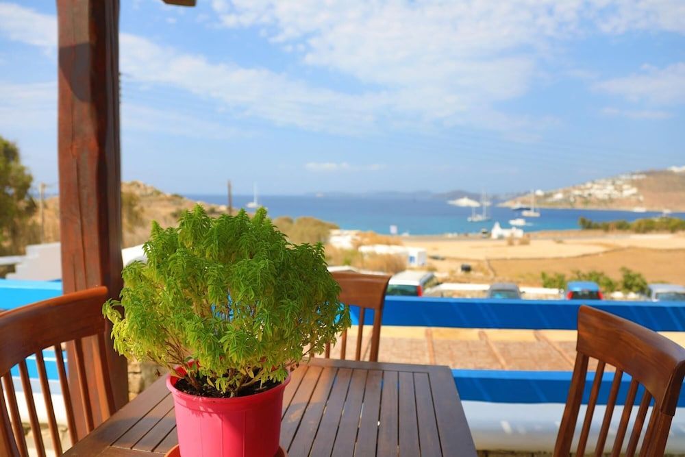 undefined Maganos Dekaocto in Thira 9