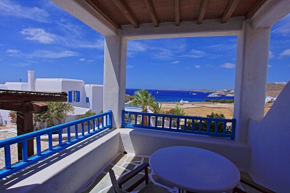 undefined Maganos Dekaocto in Thira 3