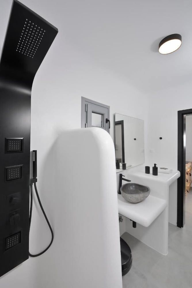 Granite Village Superior Quadruple Room 9