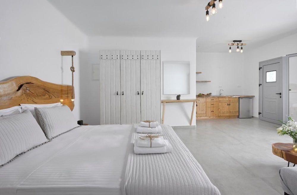 Granite Village Superior Quadruple Room 3