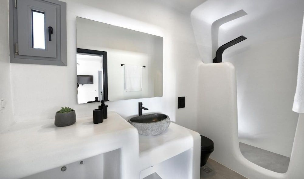 Granite Village Superior Quadruple Room 8